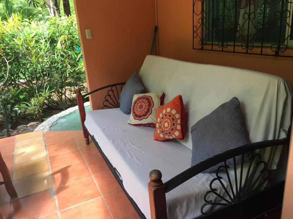 Hotel Mal Pais Surf Camp à Playa Santa Teresa  Extérieur photo