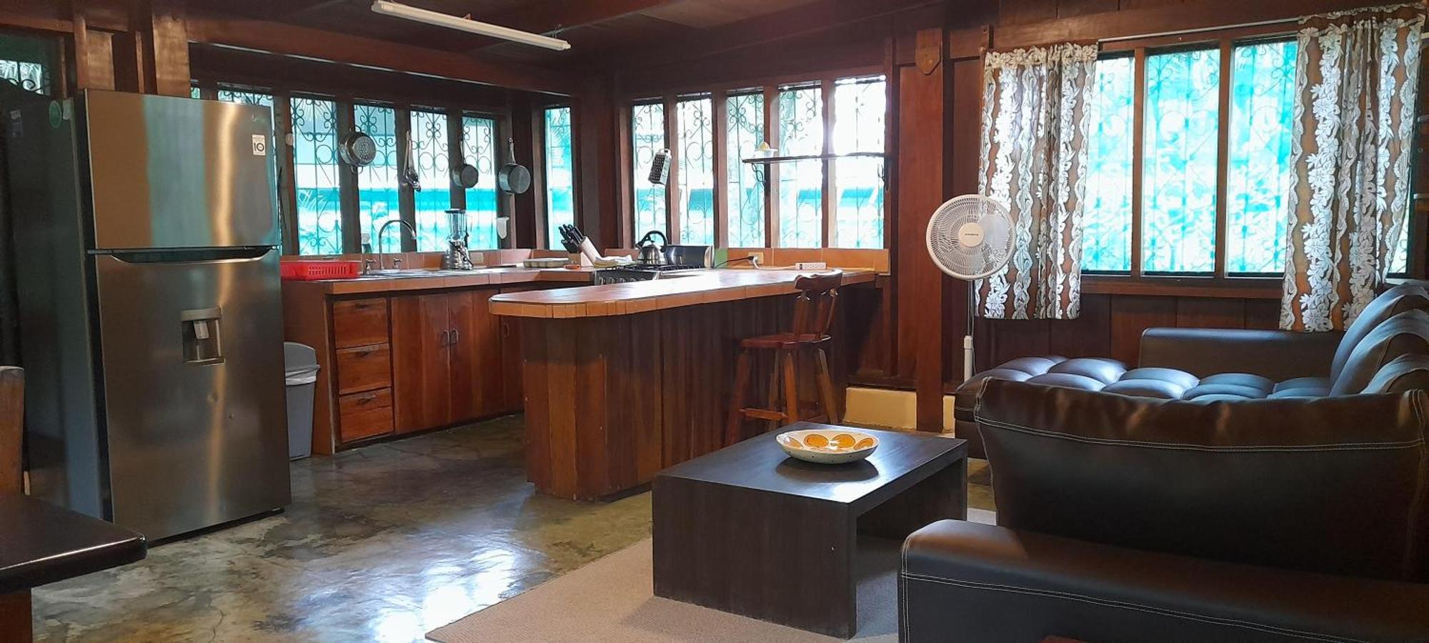 Hotel Mal Pais Surf Camp à Playa Santa Teresa  Extérieur photo