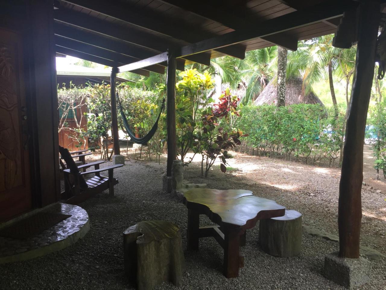 Hotel Mal Pais Surf Camp à Playa Santa Teresa  Extérieur photo